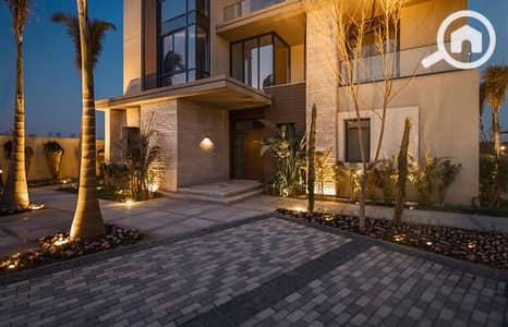 6 Bedroom Villa for Sale in Sheikh Zayed, Giza - 476238320_1128176755458895_3555988079888691059_n_1400x900. jpg