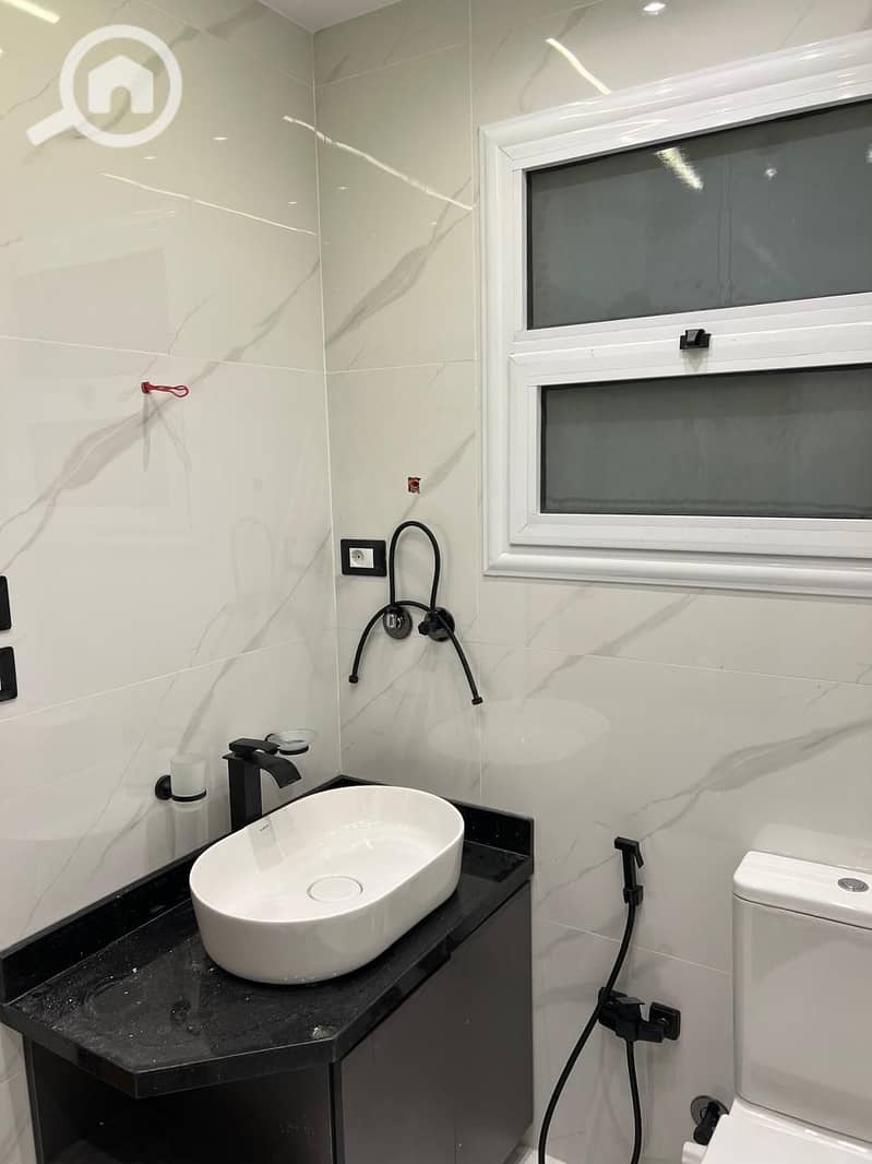 8 857bb785-d6ed-4970-8784-9d64b43596b7. jpeg