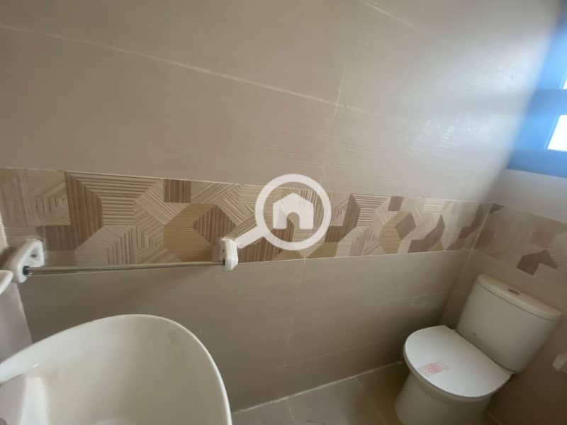 4 6f708d70-01fd-4fc6-b5bf-42506ecf1d19. jpg