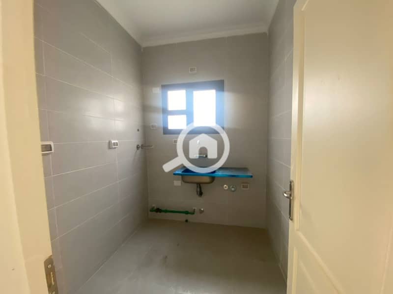 6 b926fef8-966b-4ff5-9e73-1a1ccc5c40c9. jpg