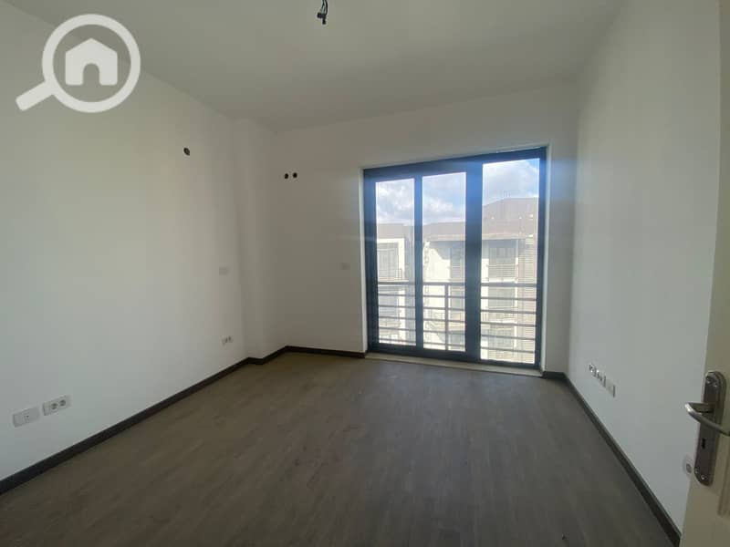 7 2ca228bd-7595-458d-b494-2aa957c33171. jpg