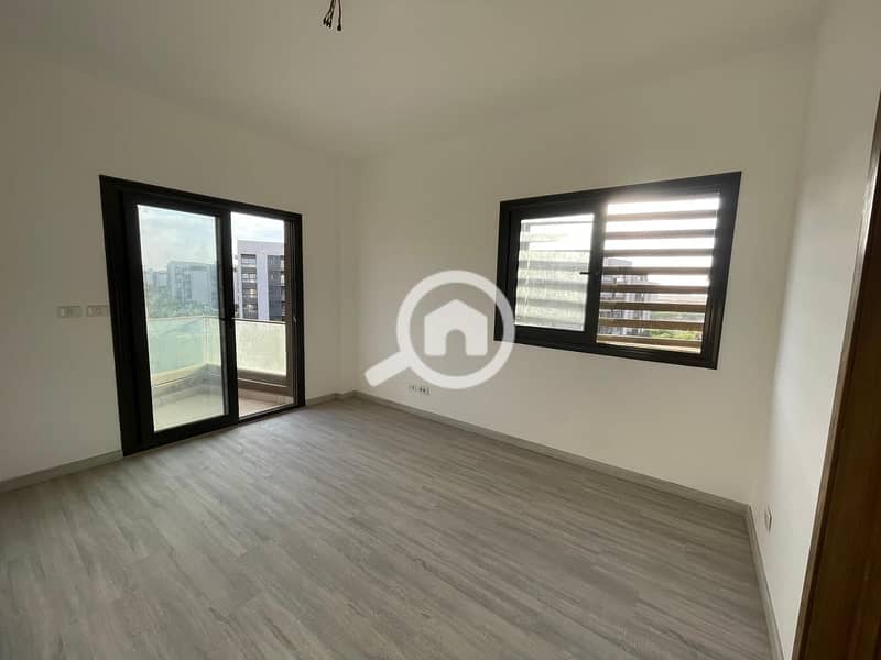 11 WhatsApp Image 2025-11-03 at 11.49. 56 PM. jpeg