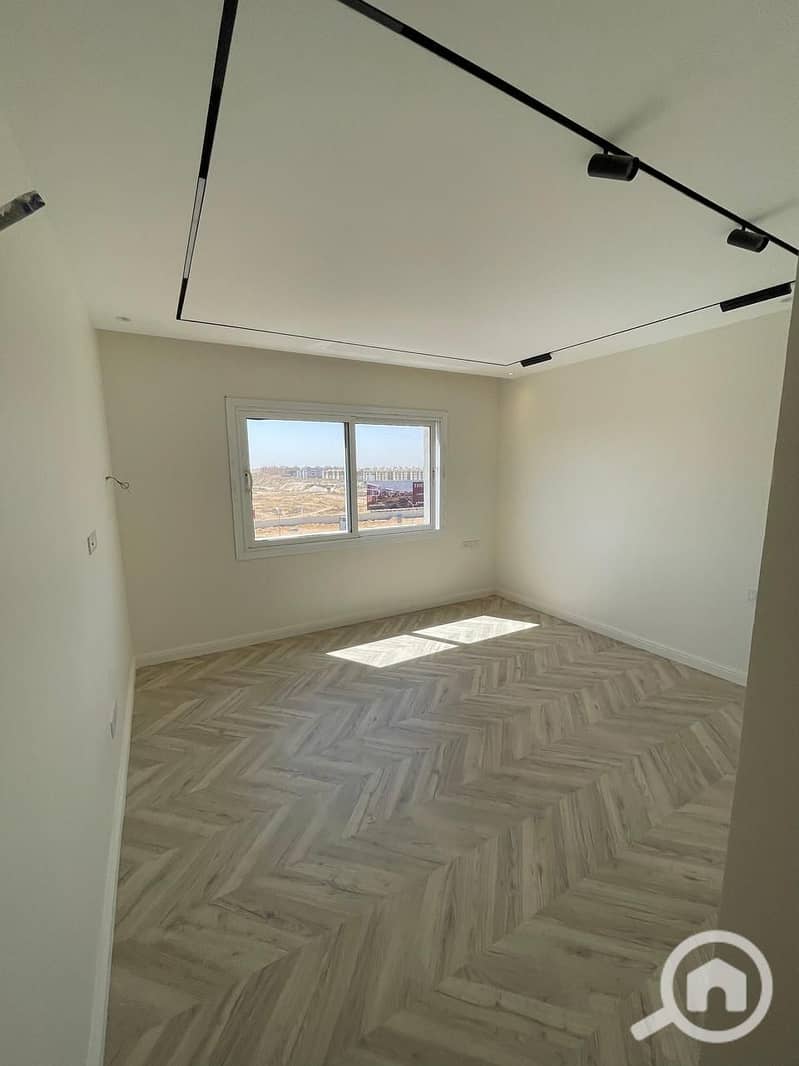 10 WhatsApp Image 2025-11-04 at 2.28. 06 PM. jpeg