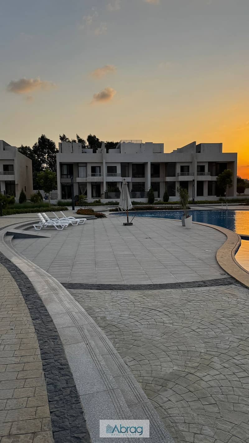 12 e96ff23b-58f8-43c2-b2d3-93f9800a70d4. jpg