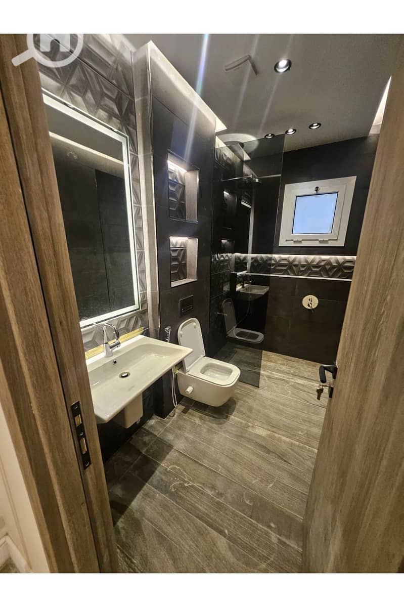 5 WhatsApp Image 2025-11-04 at 1.39. 38 PM (1). jpeg