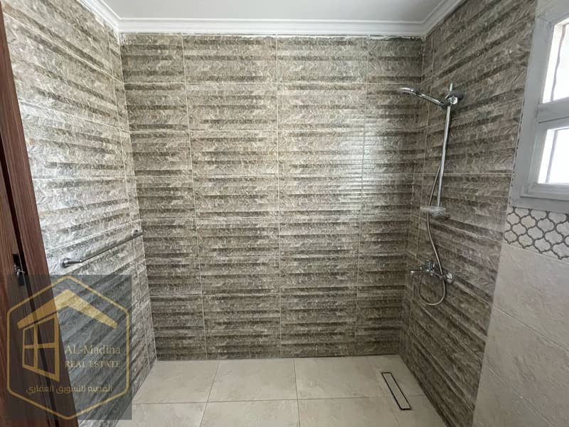 10 WhatsApp Image 2025-11-04 at 14.27. 41 (1). jpeg