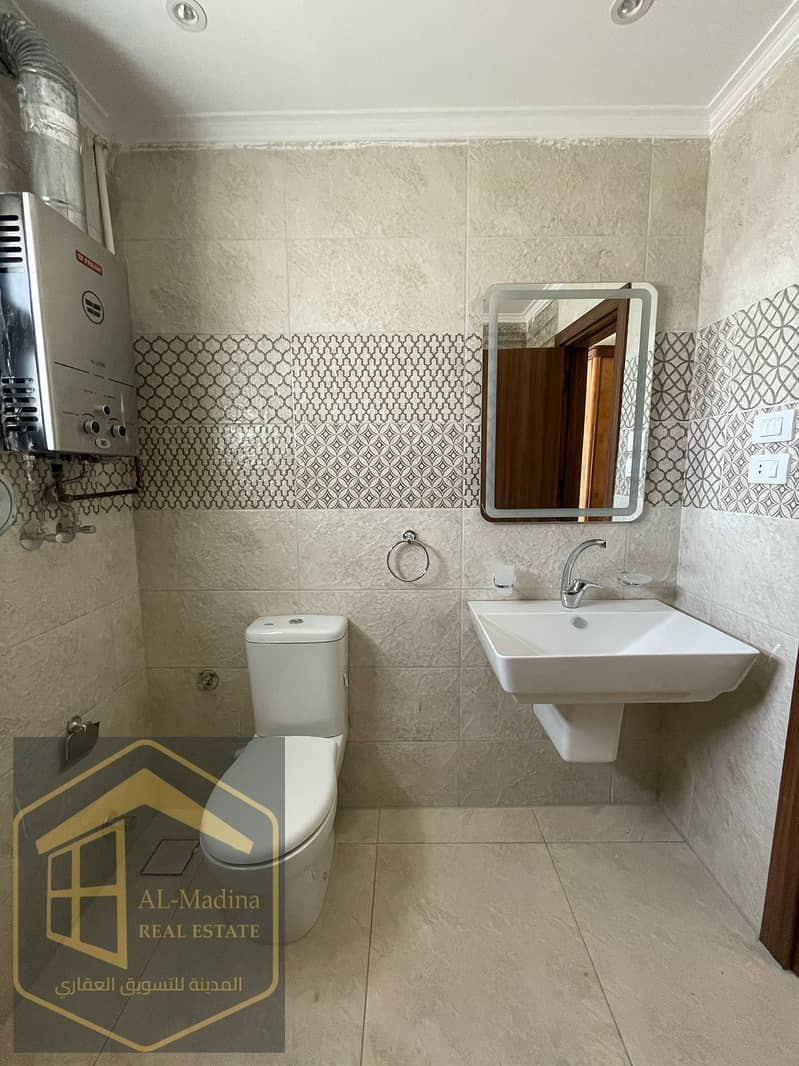 12 WhatsApp Image 2025-11-04 at 14.27. 37 (1). jpeg