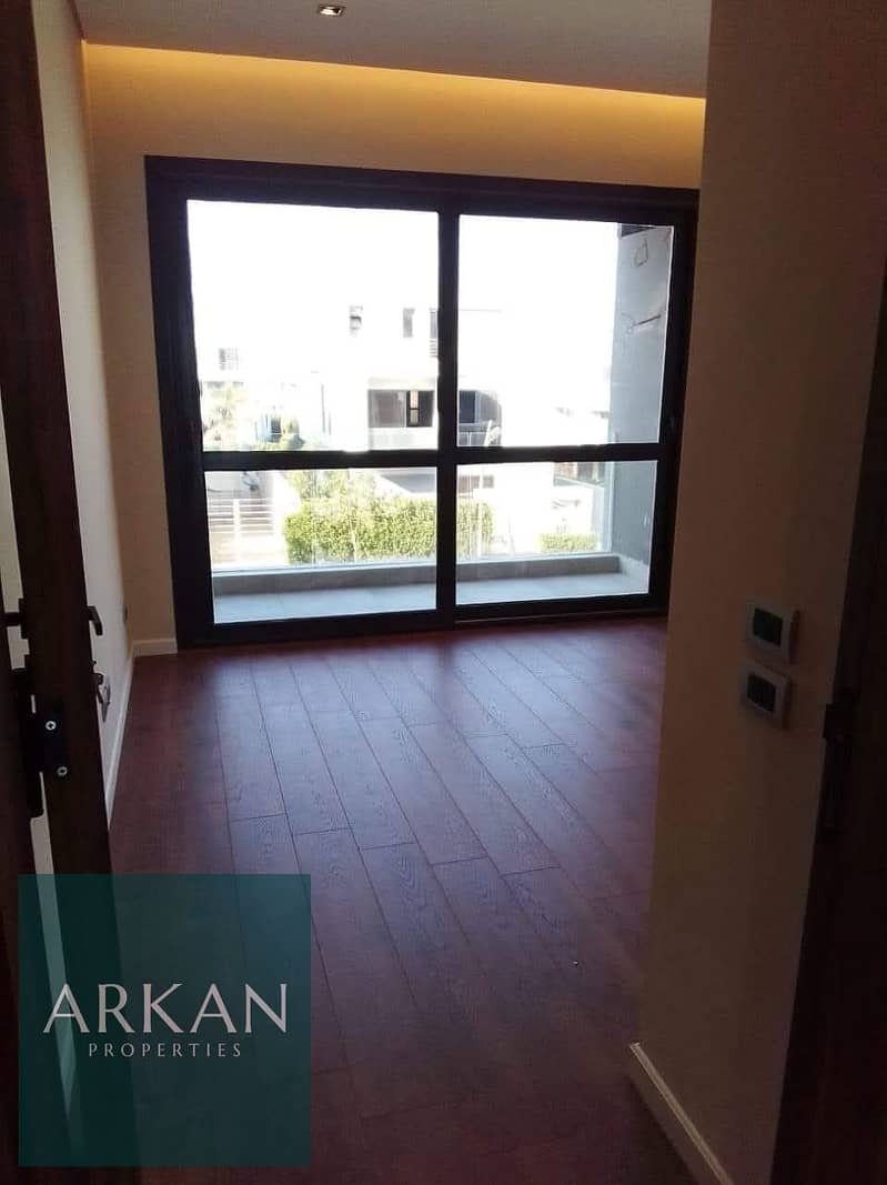 2 e90178db-d6cf-4f0c-adb3-5fe9037897ae. jpg