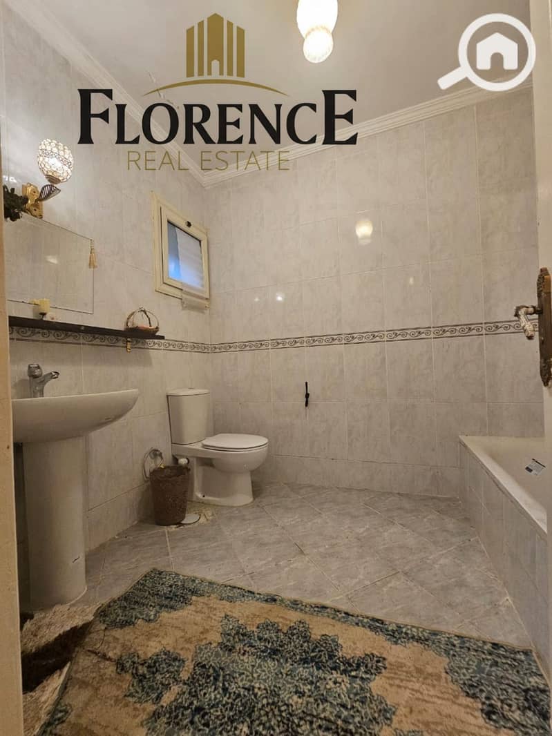 12 919b6356-9a09-4a97-a4d8-1966bda0c7aa. jpg