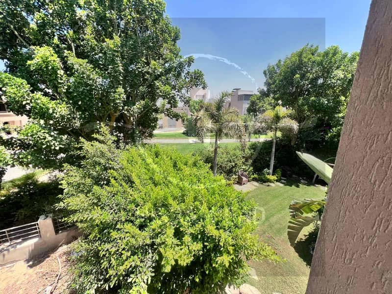 10 6cb2e4e5-ce05-4aec-93e4-5731fba3ffe6. jpg