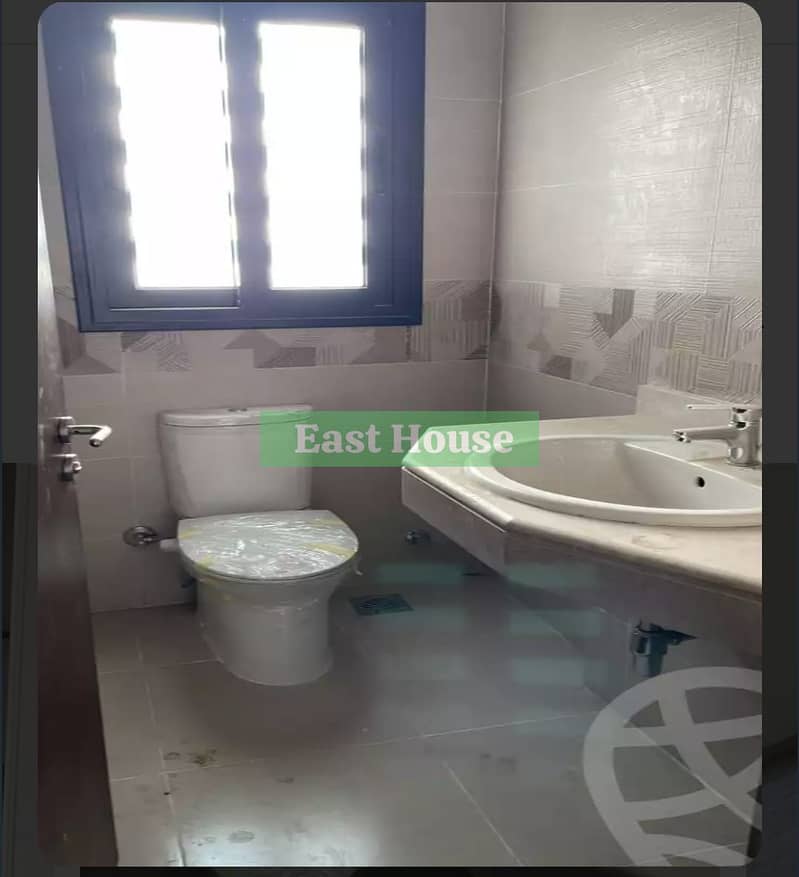 10 c97e4a0e-0593-4e6c-b5cf-ca7fb4d9ef65. jpeg