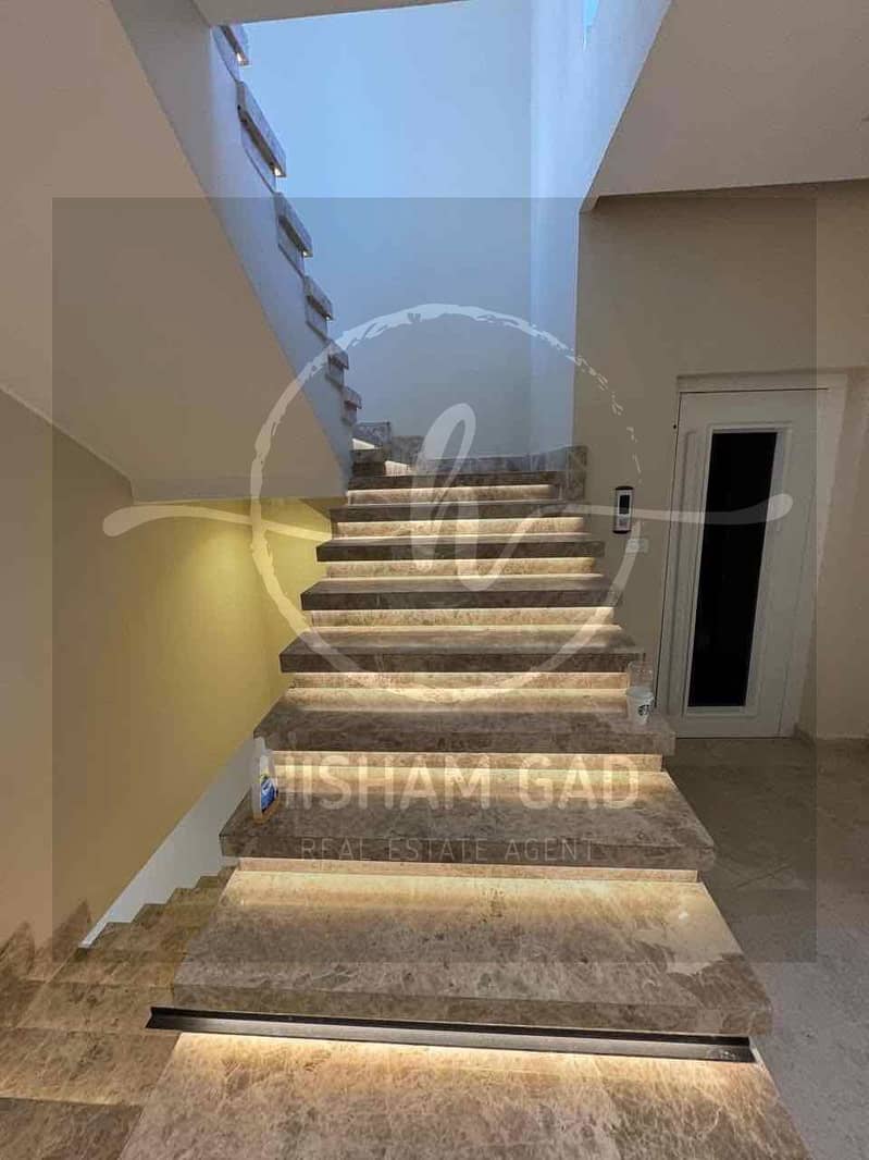 9 50fca9a3-a8bc-47cb-b3bb-21ff008bbd39. jpg