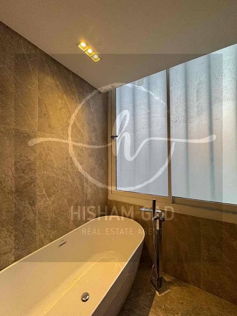 10 35acd765-845a-43f7-ac7a-1eb881343da0. jpg