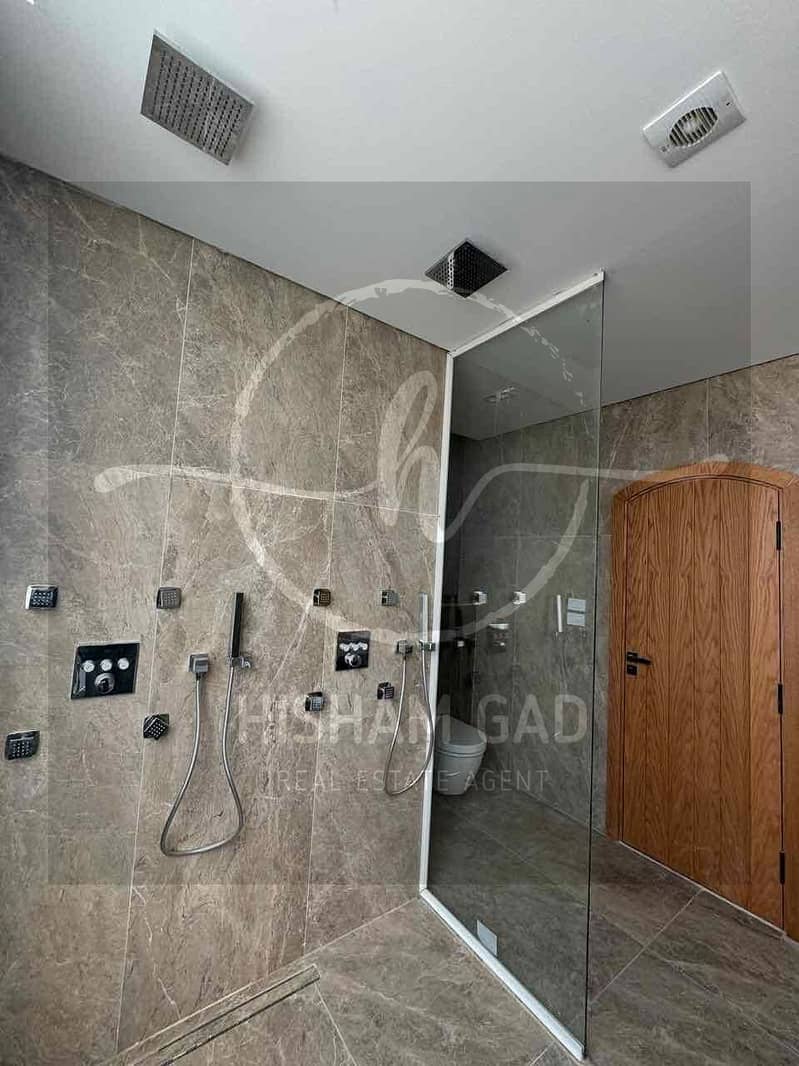 11 928acc56-90f8-4b96-9bab-2a35d00e7b5b. jpg