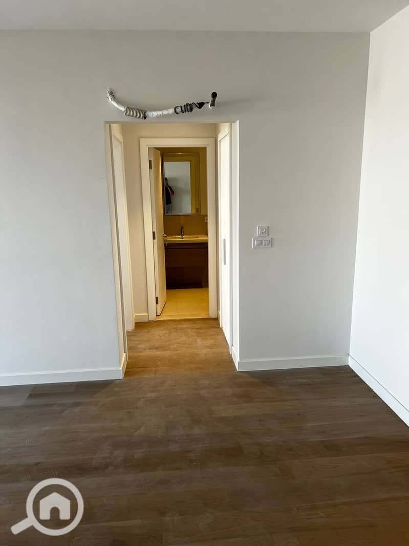 6 ccfcca4f-1384-4428-92b9-bff9ff73fcea. jpeg