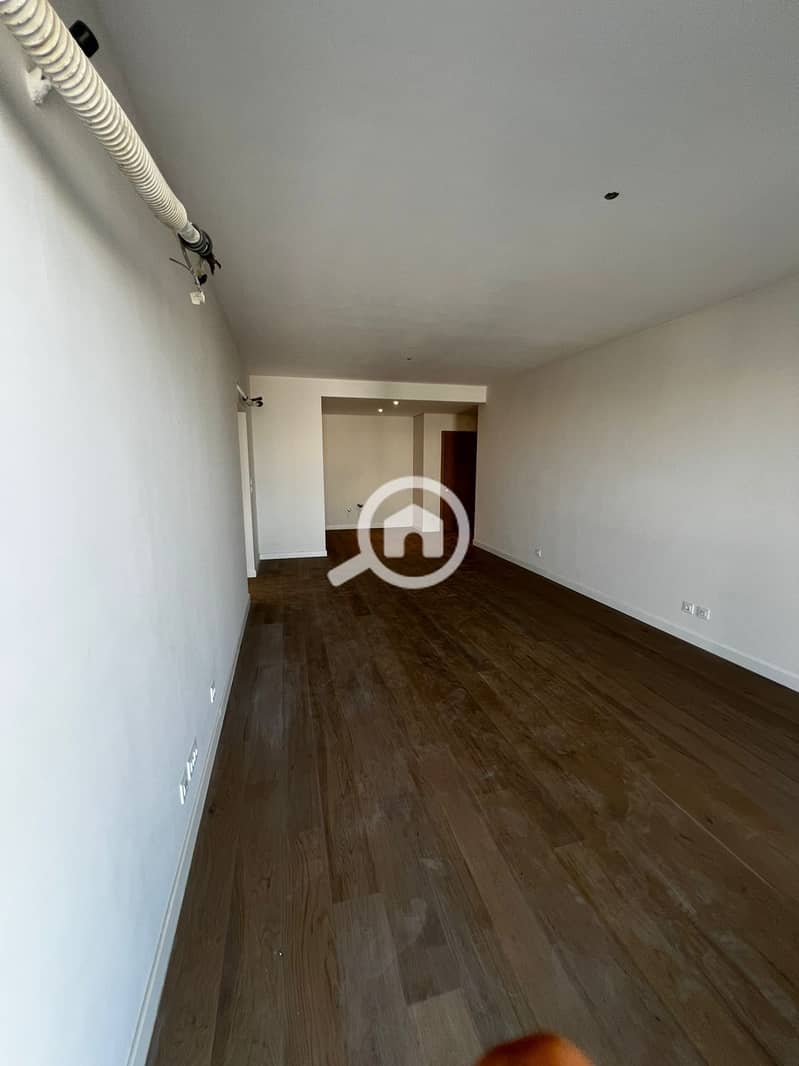 8 04e941cd-7fe7-499b-9872-ec5f4a8bc1ac. jpeg