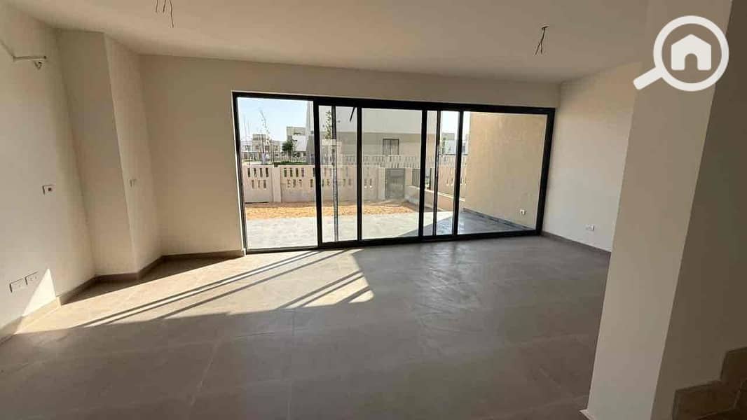 2 c2605621-ee22-4ad3-93b5-a965cc19d0e2. jpg