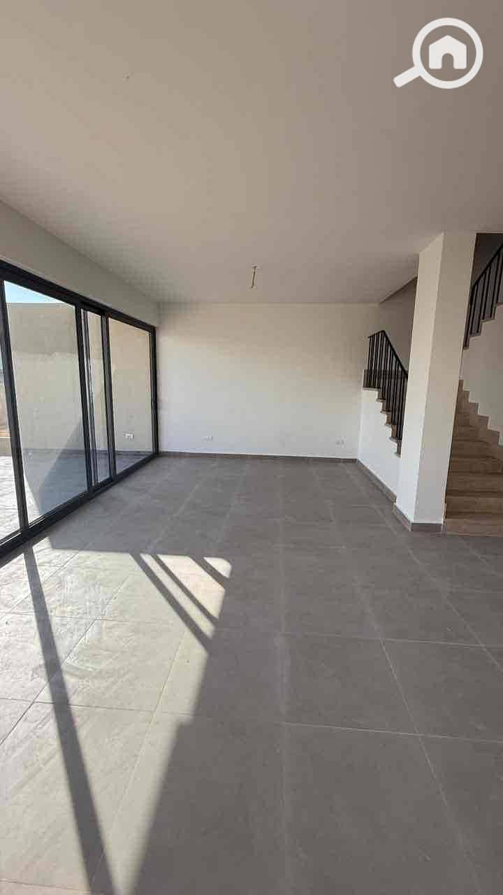 6 e3634f39-53f3-47b9-bd98-93206958b886. jpg