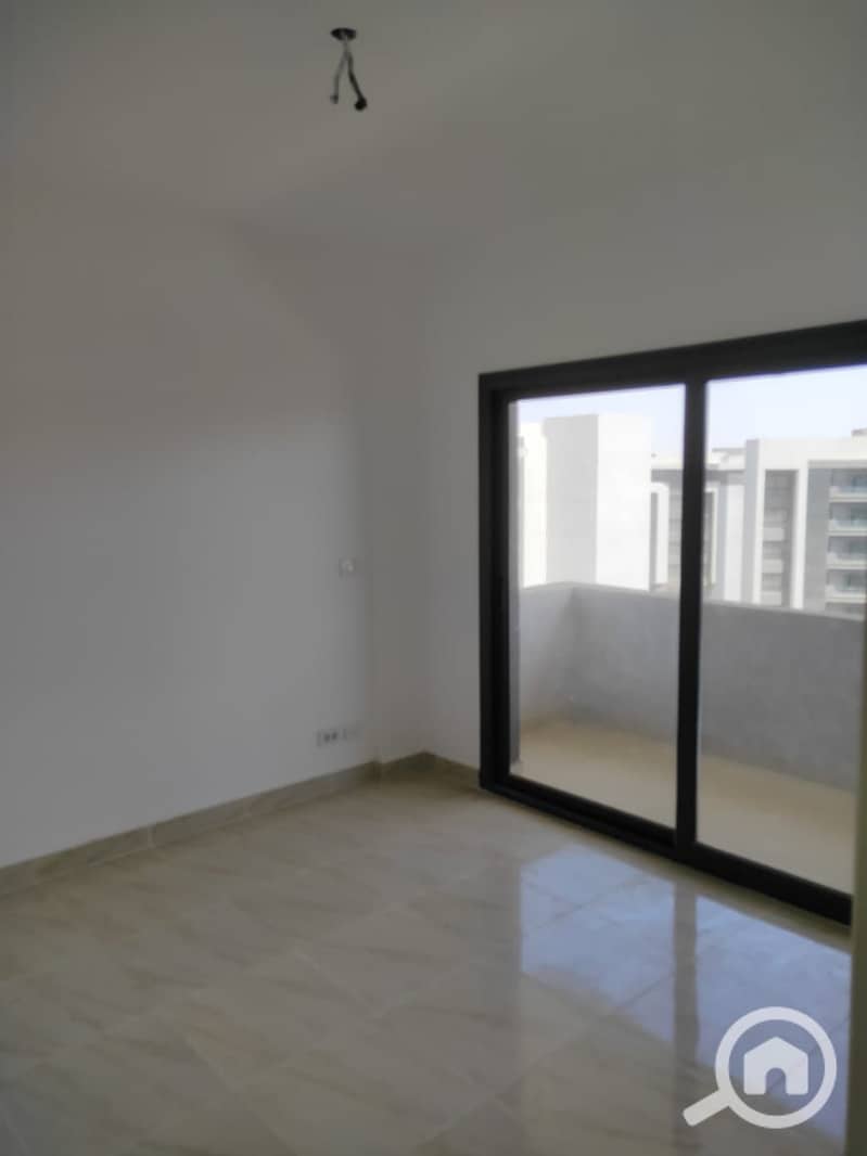 9 6aee1f30-5381-4369-855b-f33e0c677fe7. jpg