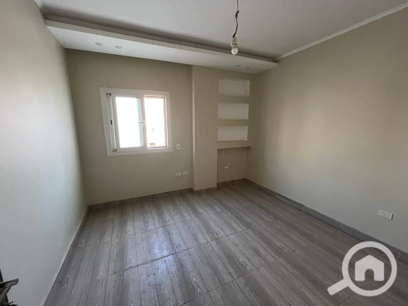 4 WhatsApp Image 2025-09-08 at 18.33. 45_8d903aaf. jpg