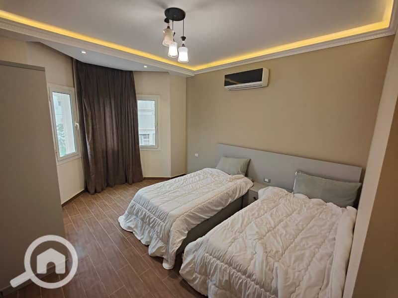 2 4e947b95-1d05-4d88-9537-05f86d4697f5. jpg