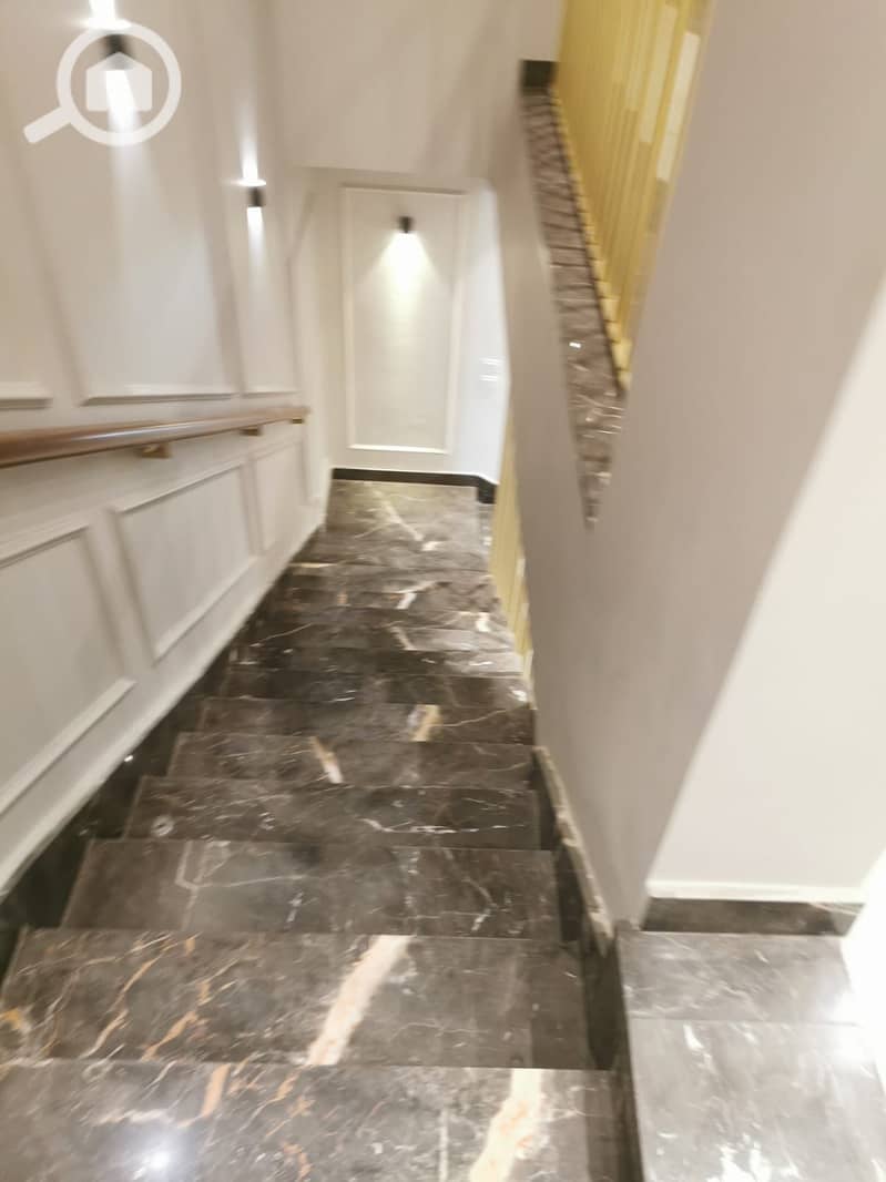 16 b6ddf87d-ae9e-4b3d-8d00-500461fe34d4. jpg