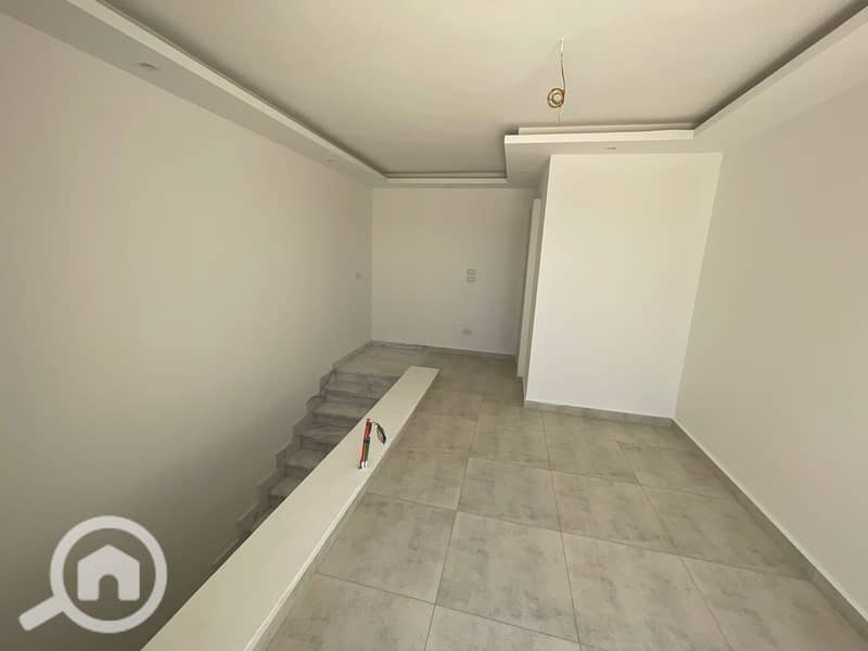 7 3e8a330d-abe5-43b2-8451-a4402f4b4bbb. jpg