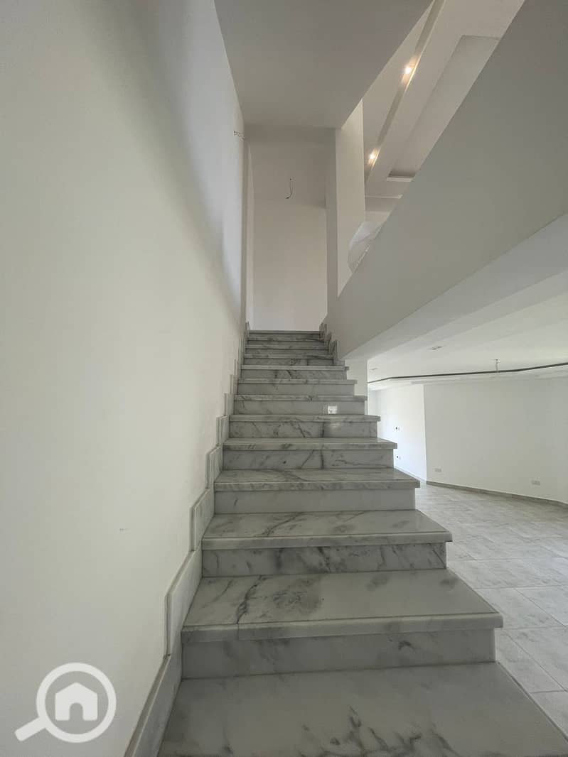 12 e34eabca-0dfe-4504-a14e-70030d7e416d. jpg