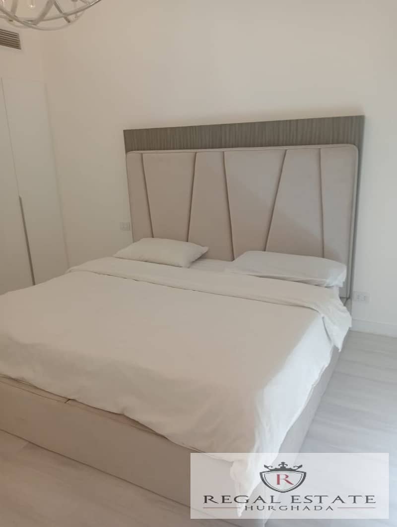 12 f3a0d963-ce09-4fa2-bffd-81d1af368d15. jpeg