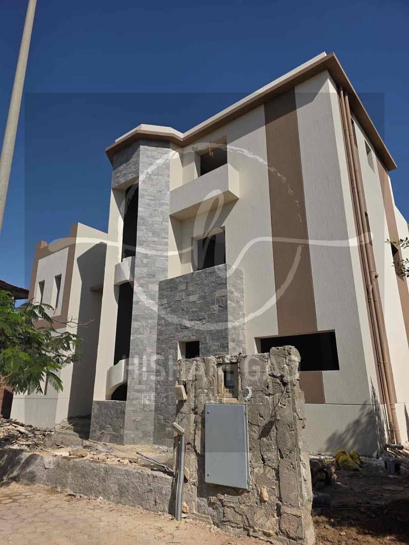 5 c3f70037-0cc5-4c6c-8640-1dd1f8d88a2d. jpg