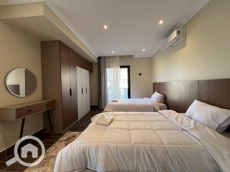 3 9aa1eae2-e7f7-4460-8c85-0c30a49d0954. jpg