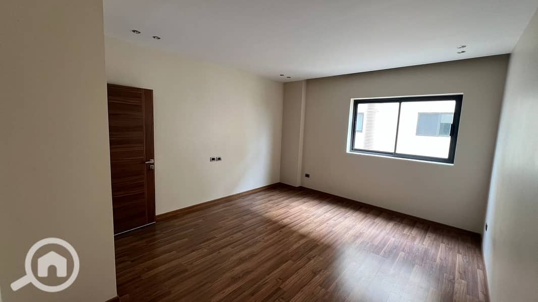 5 ea8bb78c-fc96-468b-a0c0-5fa675c21122. jpg