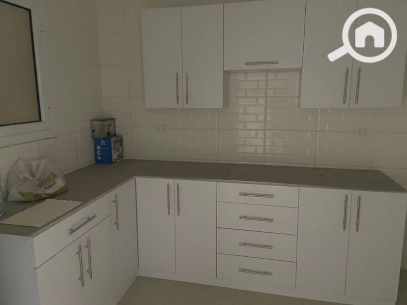 4 113m 4,100,000 . jpg