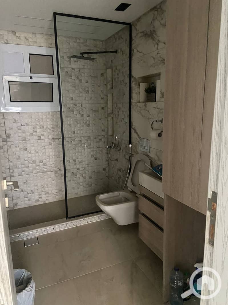 7 113m 4,100,000 . jpg