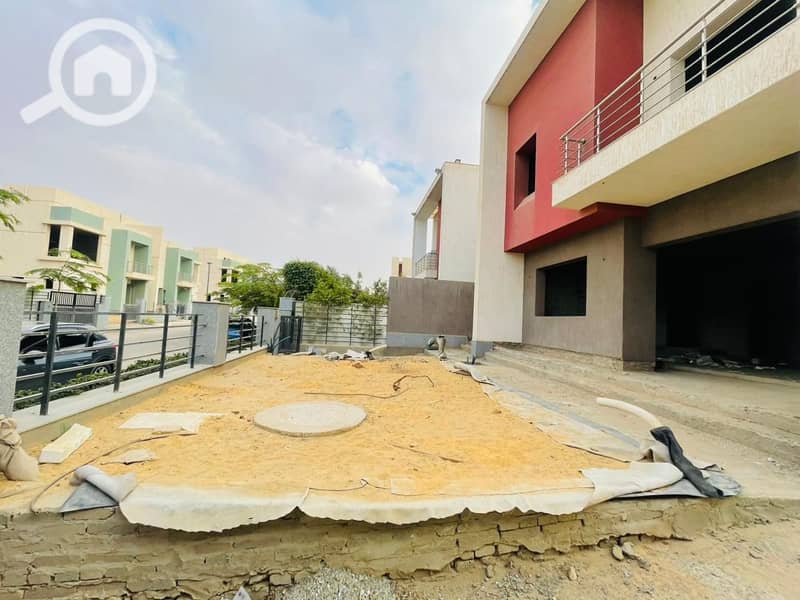 2 b3314438-cefa-4e9d-bdde-75d1349710a1. jpg