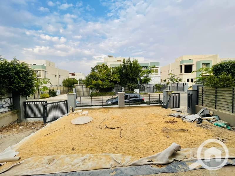 10 dedab19f-b968-46ba-89af-94081fcc389a. jpg