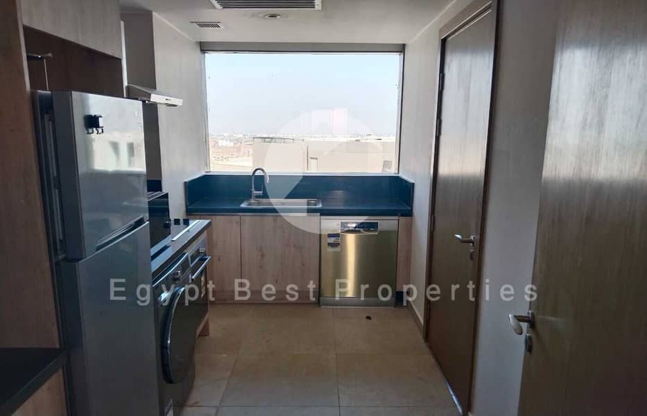 7 5ff20b30-b3e5-4e6d-999a-61bc77b3d129. jpeg