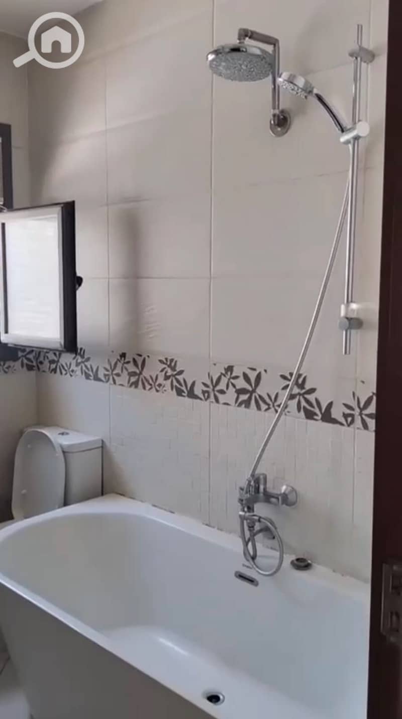 7 WhatsApp Image 2025-11-04 at 16.33. 38_7703914f. jpg