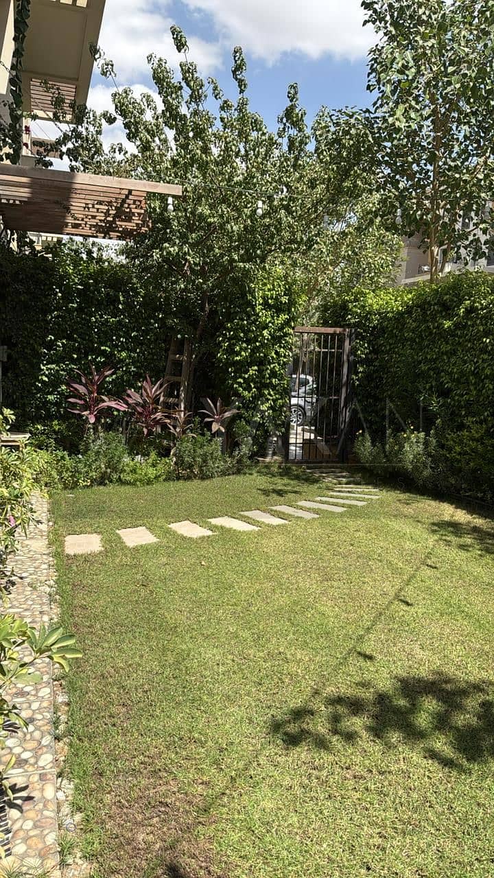 10 WhatsApp Image 2025-10-22 at 19.48. 49 (1). jpeg