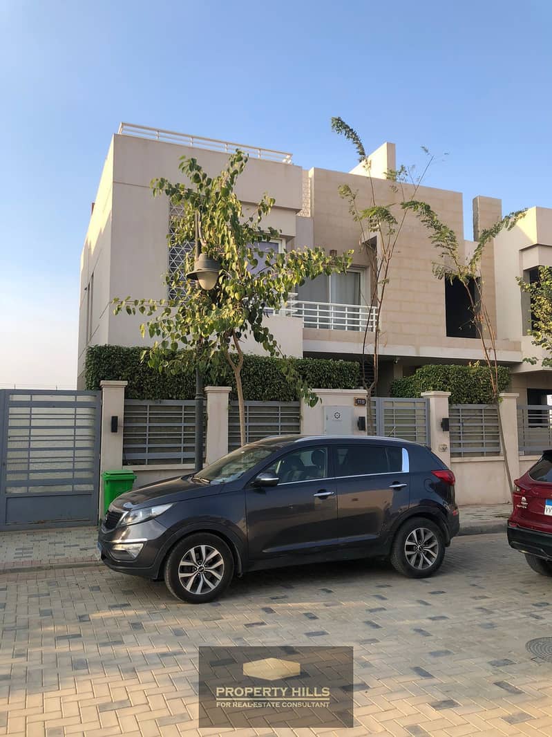 8 cacb7e59-d4b1-4a10-8ed2-6c51fa5d7931. JPG