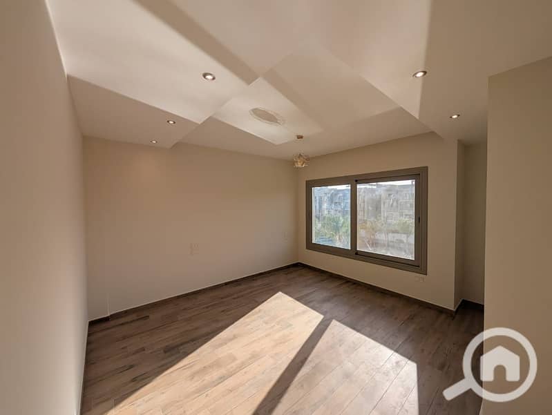 4 WhatsApp Image 2025-11-04 at 4.48. 49 PM. jpeg