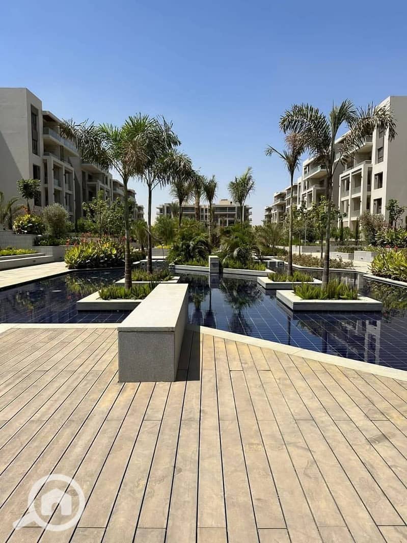 8 558103513_24344943025182962_4804255538962464897_n. jpg