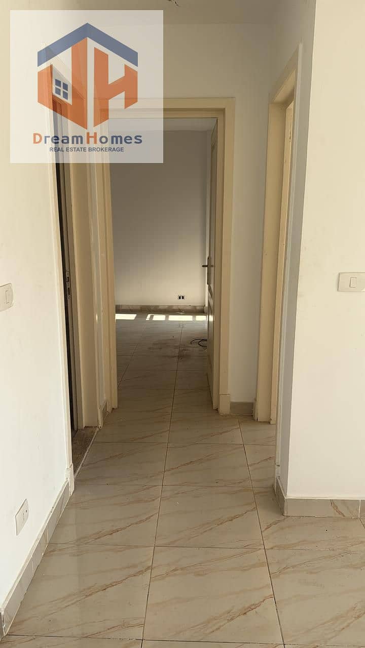 8 081e05cc-78e5-4095-815d-b09c98aa5a07. jpg