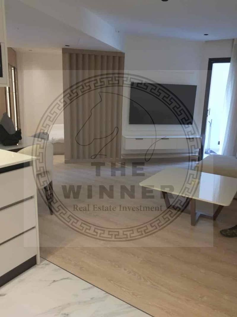 2 2bf73e12-c096-44a5-88f1-1c20b5095d4e. jpg