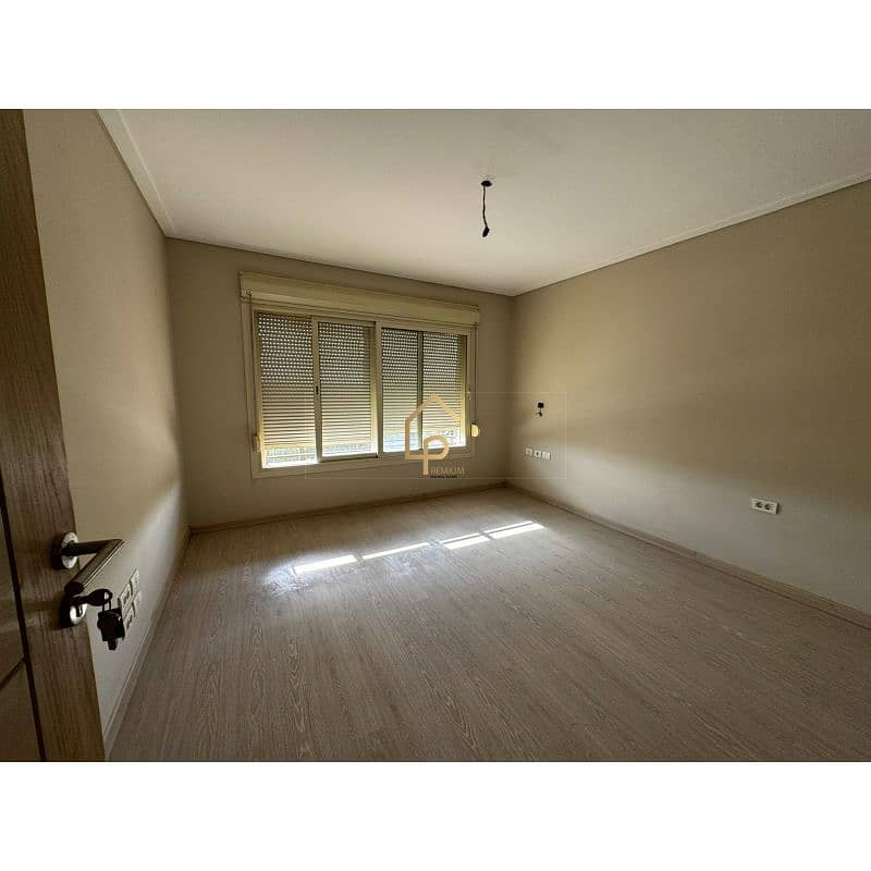 4 WhatsApp Image 2025-09-30 at 5.45. 38 PM (1). jpg