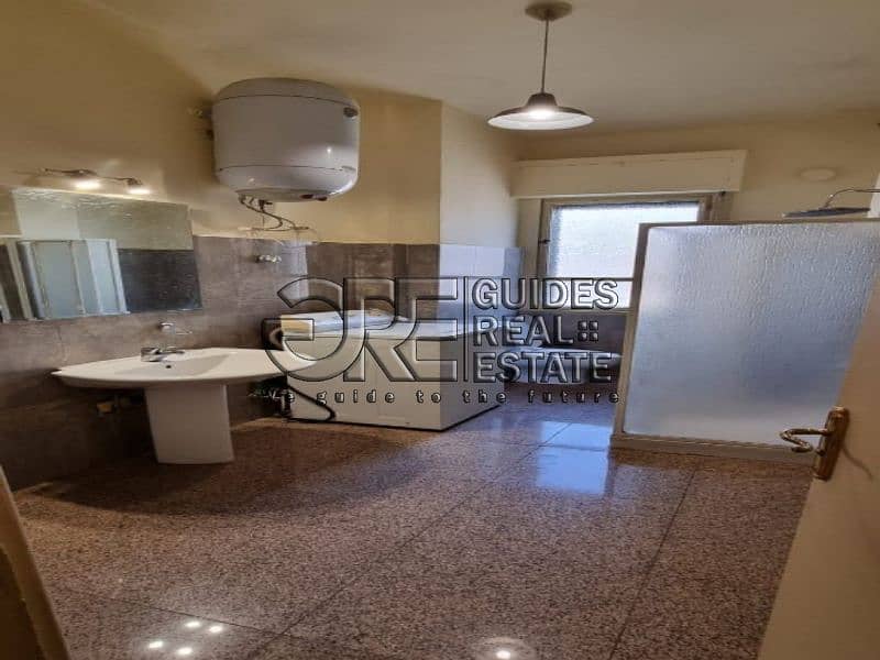 12 dbaff1b9-cdd4-43e2-9a96-75f261a29173. jpg