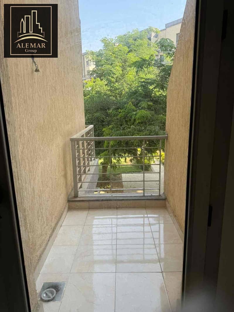 4 d3231fc9-e6f7-4819-9f6f-38561fa171c3. jpg