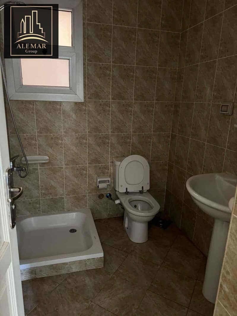 10 c6904d1d-6996-4277-b2fc-0a339ad60374. jpg