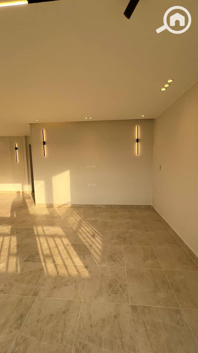 8 2de43593-6176-4890-8daa-11ad5925c5bf. jpg