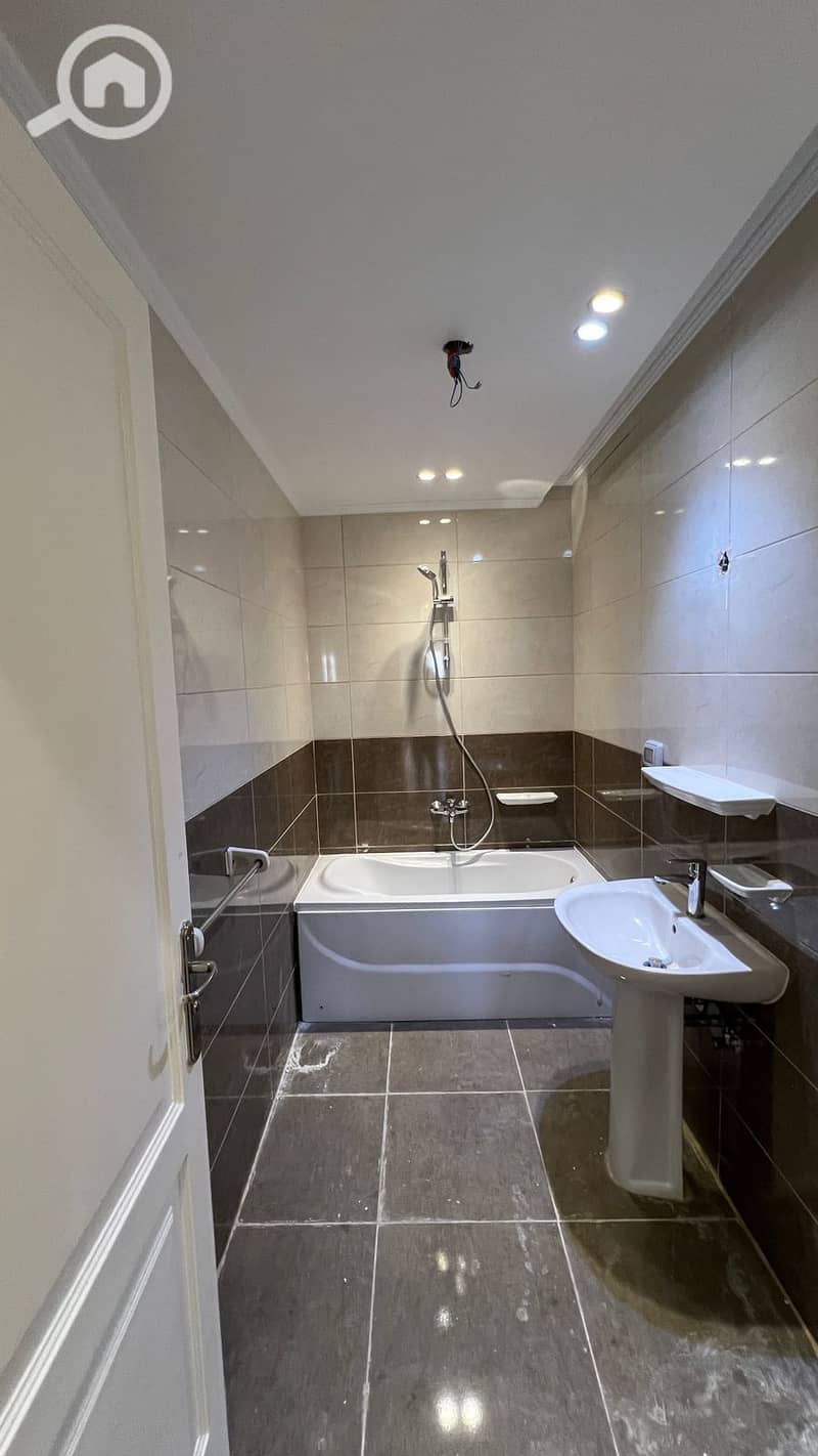 14 a64abd10-929c-479e-b69f-e27f3c0fd99c. jpg